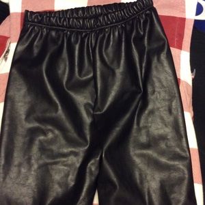 Style nanda faux leather pants Sz small